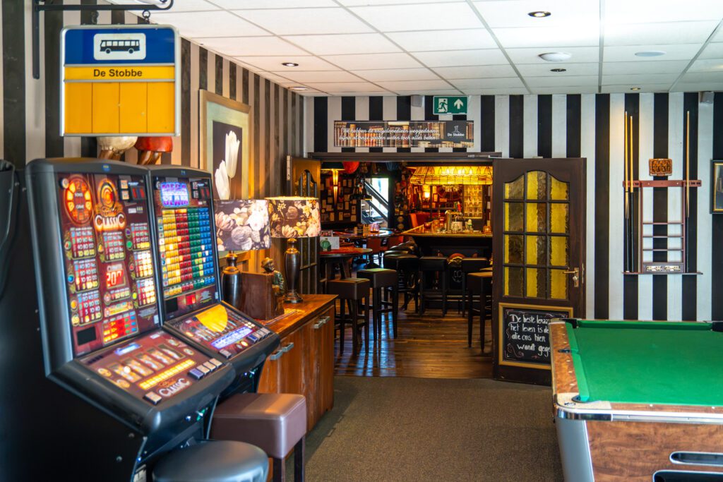 huiskamer van hotel de stobbe